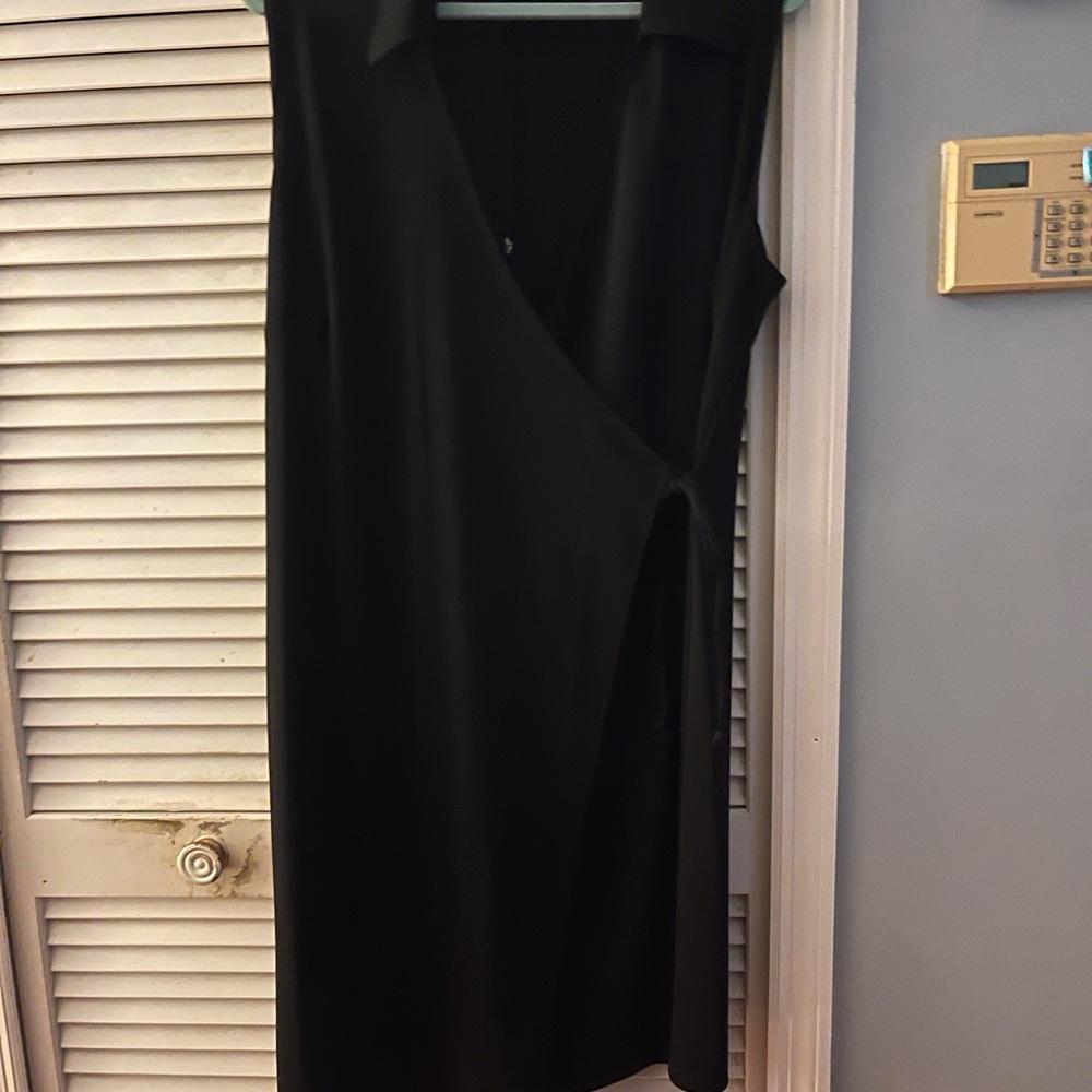 Elegant Black Sleeveless Dress